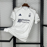 Nottingham Forest Auswärtstrikot 2025/2026